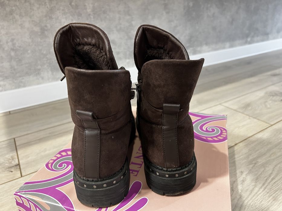 Коричневі ботинки зимові