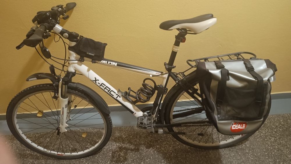 Rower trekkingowy 28 cali, Roz. M, Rower wymaga wymiany niektórych