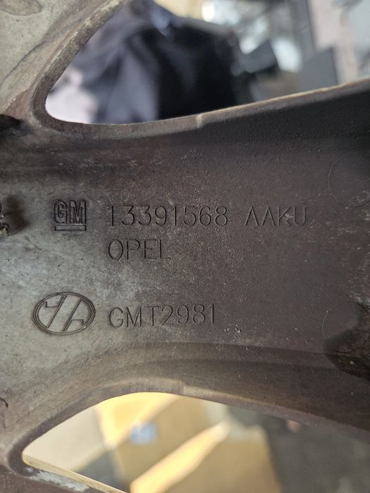 Felgi R16 opel Astra J 5x115 is41 komplet