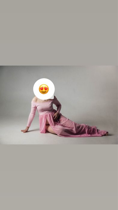 Ніжна рожева сукня для фотосесії вагітності