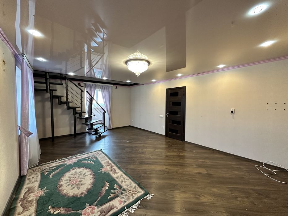 Продаж двоповерхової квартири на Кондратьєва Є-віновлення, Є-оселя