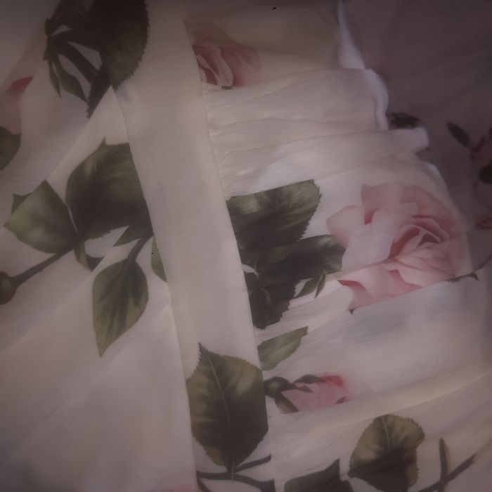 Śliczna  sukienka na lato i na wesele.
