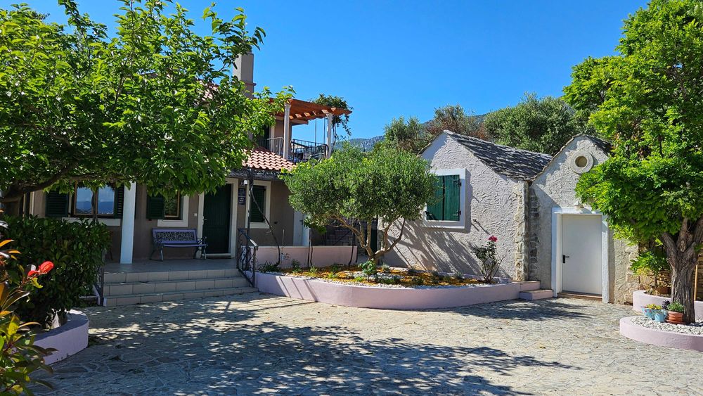 Chorwacja wakacje 26dom basen blisko Splitu widok jacuzzi nocleg morze