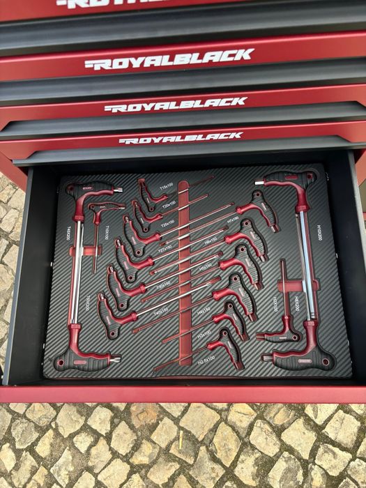 Carinho de ferramentas RoyaLBLACK alemão com 7 gavetas cheias