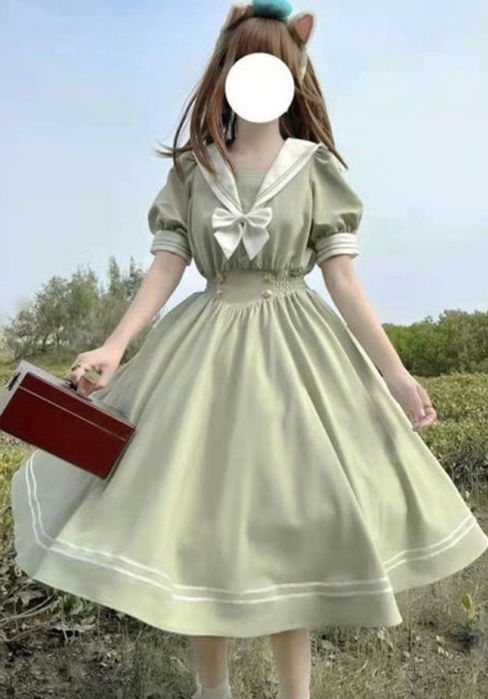 Piękna, japońska sukienka  Lolita Harajuku (uczennica)