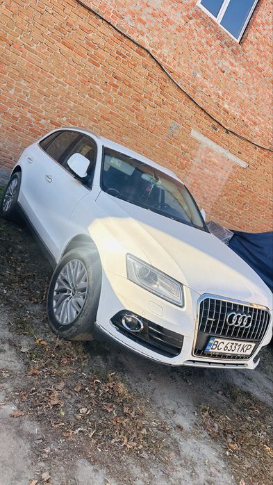 Автомобіль Audi Q5 2014 рік