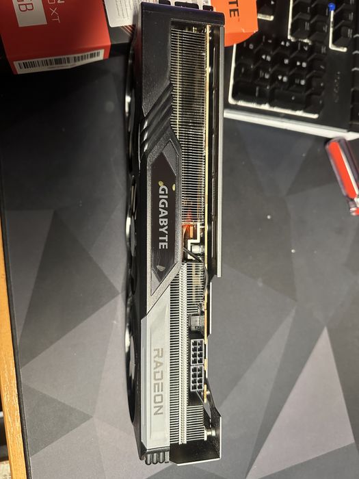 Відеокарта GIGABYTE Radeon RX 7800 XT Gaming OC 16GB