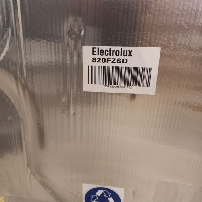 Mała Zamrażarka Electrolux LYB2AE82S