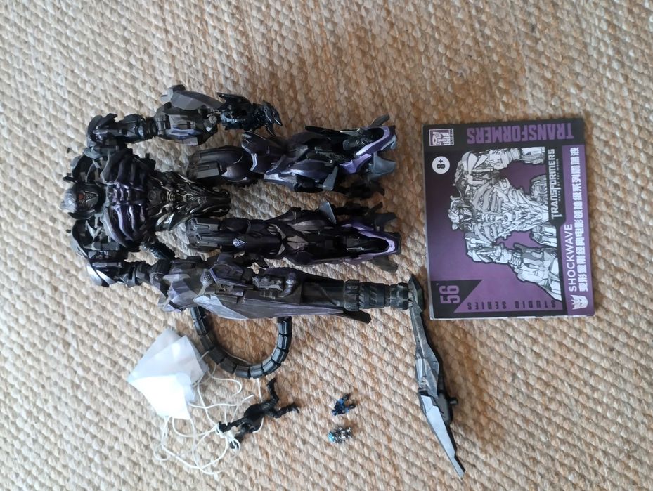 Transformers Studio Series 56 Shockwave – Completo c/ Caixa (DOTM)
