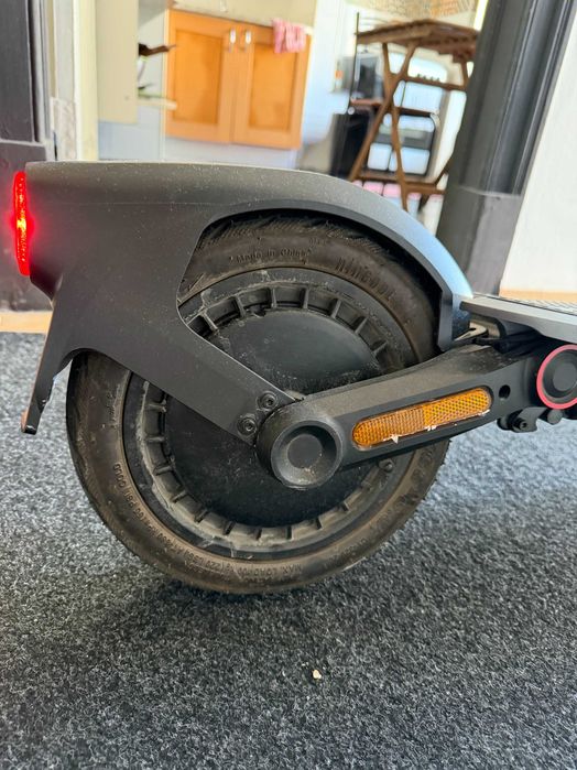 Segway Ninebot F3 Electric Scooter