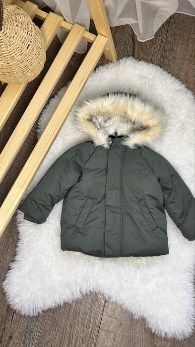 Демісезонна куртка від h&m 86р