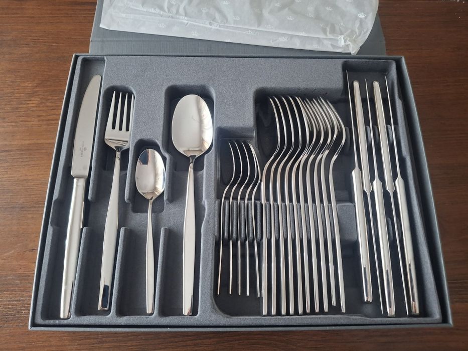 Vista Alegre - Faqueiro 24 Peças.