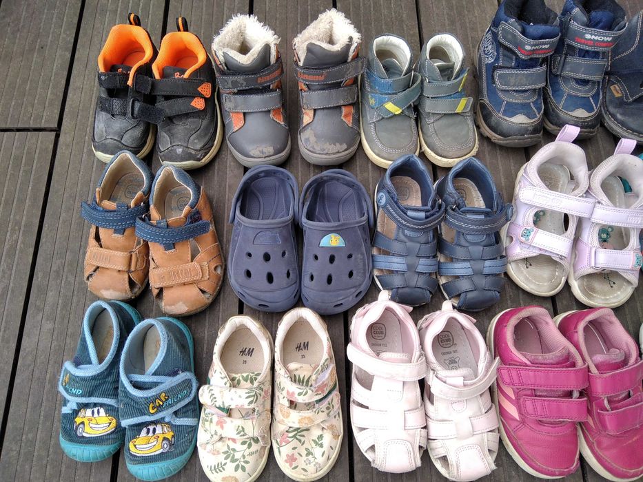 Buty dziecięce w rozm. 23-24 - 20 par