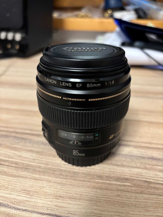 Canon EF 85 f/1.8