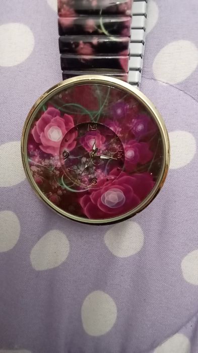 Relógio rosa como novo