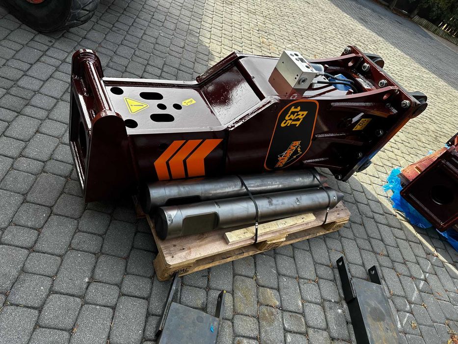 Młot hydrauliczny RAMTEC RT 1500,2400 KG