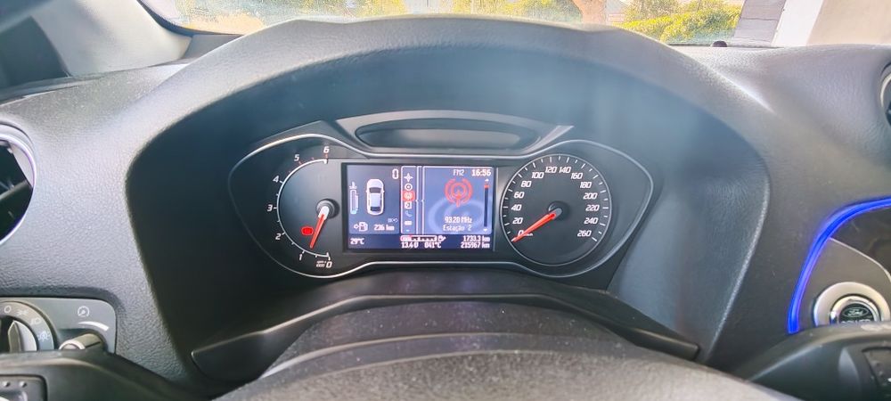 Ford Mondeo Mk4 6veloc 140cv 215mil preta