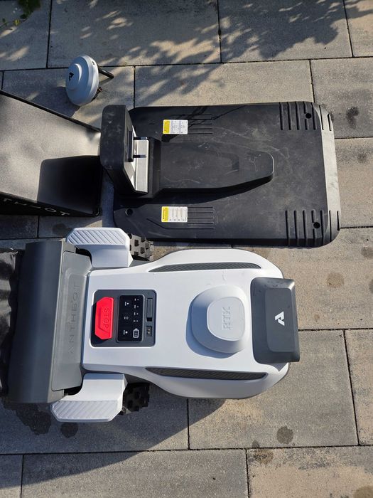 ANTHBOT N8 RTK robot koszący 4w1 + kosz 23L – tylko 5 koszeń!