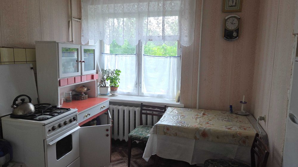 Продаж двокімнатної вул. Флоренції 5