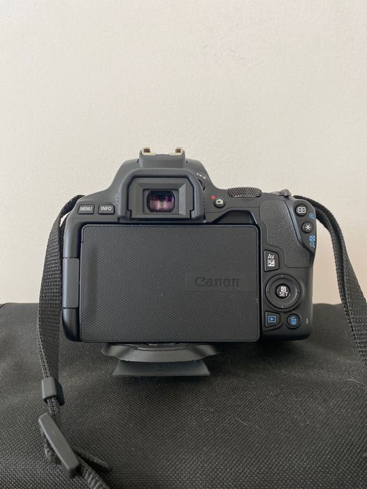 Canon EOS 250D como nova