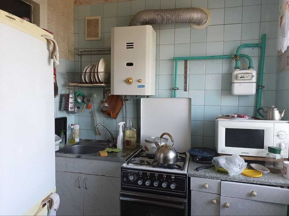 Продам 2 к. из. с видом на Днепр.