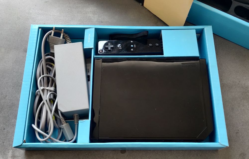 Nintendo Wii preta em caixa 9 jogos e Wii Balance