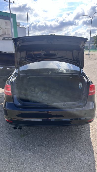 Продам Volkswagen Jetta 2015 года, 1.8 бензин