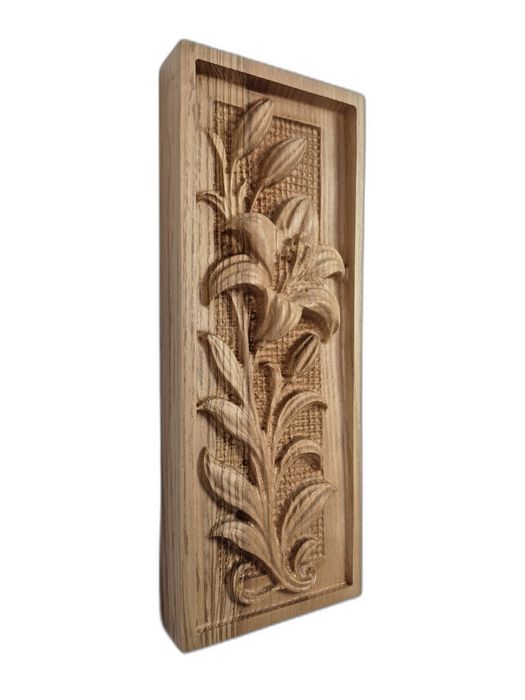 Lilie – dekoracja ścienna z drewna jesionowego 13 x 33 cm