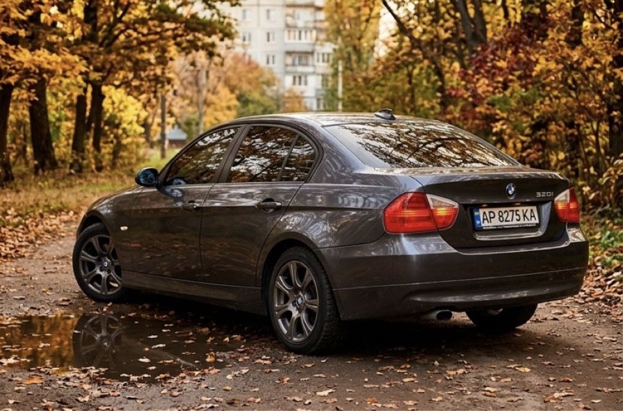 BMW e90, автомат, 2л. бензин