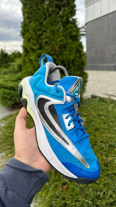 #4765 Nike Giannis Immortality 3   [US 8.5 | 26.5  cm]