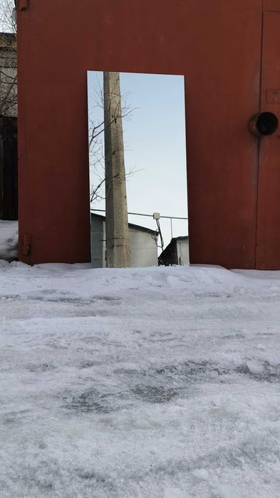 Зеркало в отличном состоянии