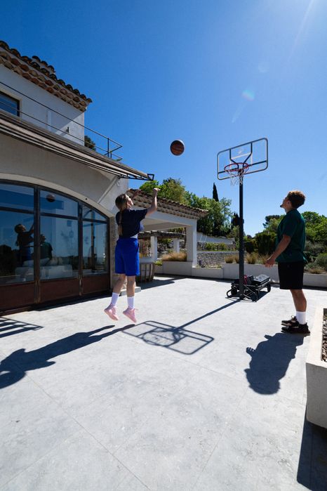 Tabela de Basquetebol com base dobrável, regulável de 2,4 m a 3,05 m