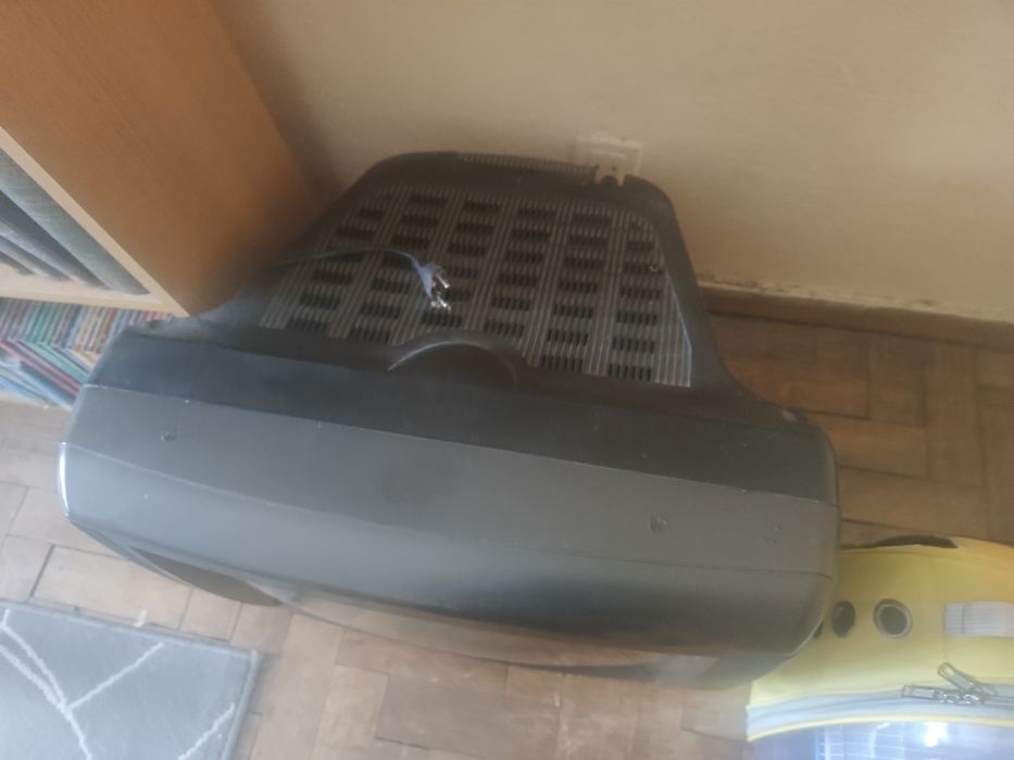 Vendo televisão antiga