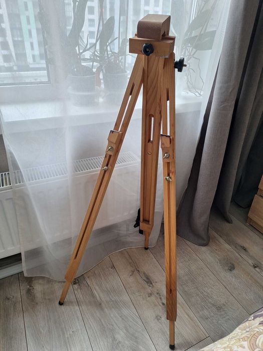 Мольберт-тринога. Новий