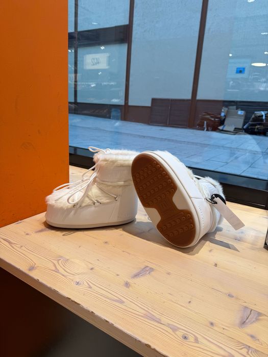 Кроссовки Moon Boot