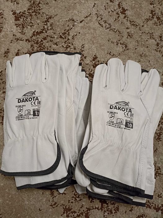 Рабочие кожаные перчатки