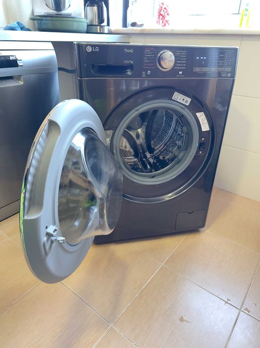Maquina de Lavar e Secar Roupa 10.5kg/7kg - LG