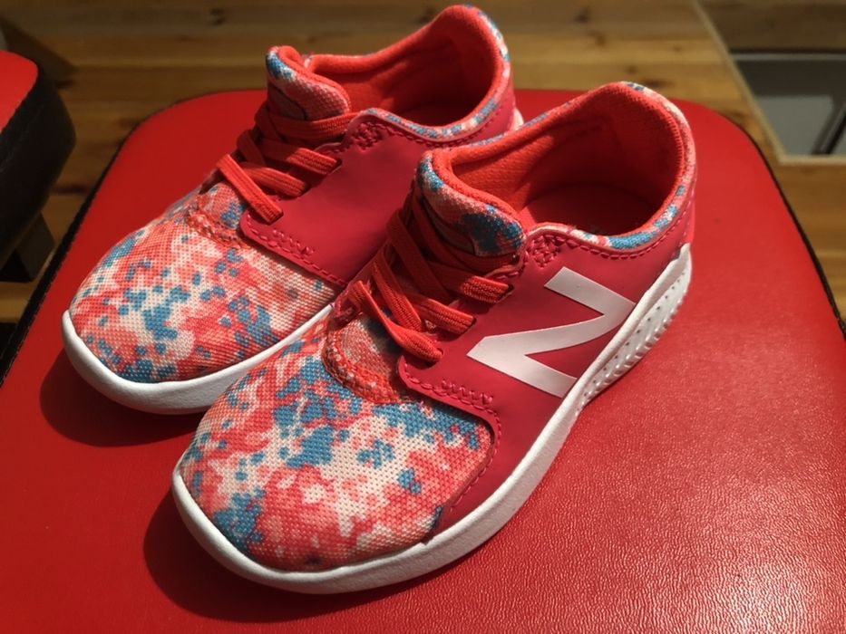 Nowe lekkie New Balance 25