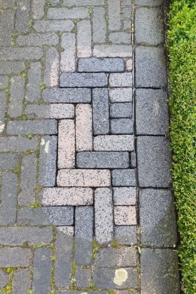 Миття та чистка бруківки