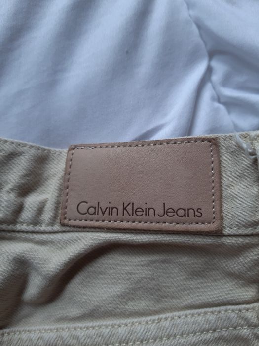 Jeansy beżowe Calvin Klein
