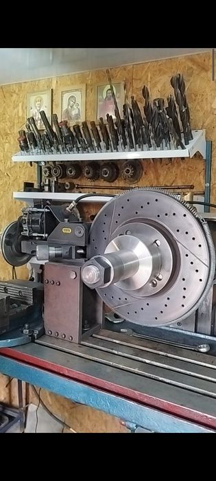 Проточка тормозных дисков, перфорация и слотирование