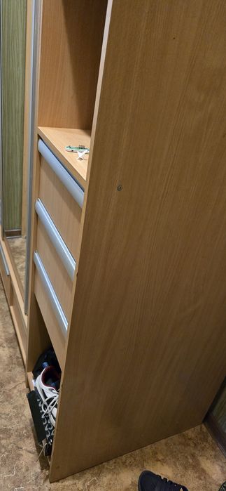 Шкаф купе с зеркалами  1.6 м х 2.42м х 65см