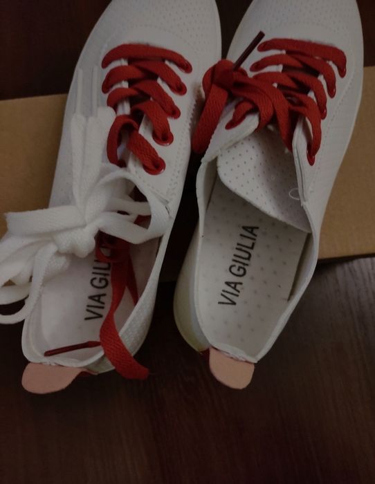 Buty sportowe ażurowe