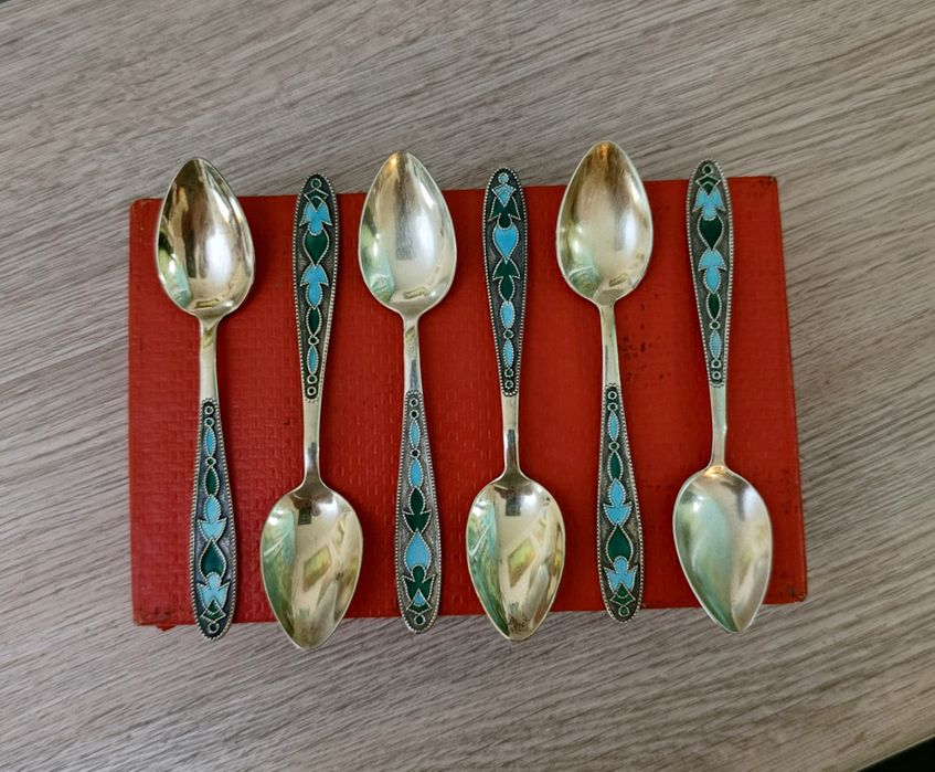 Ложки серебряные, эмаль позолота.