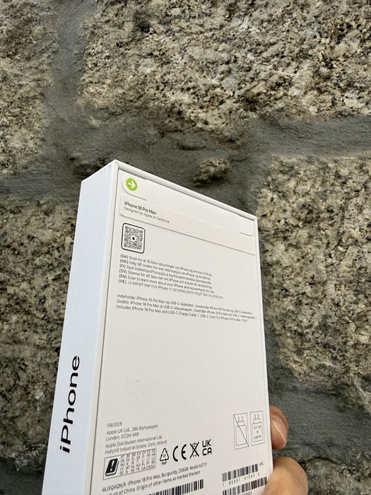 iPhone 18 Pro Max Burgundy 256Gb
