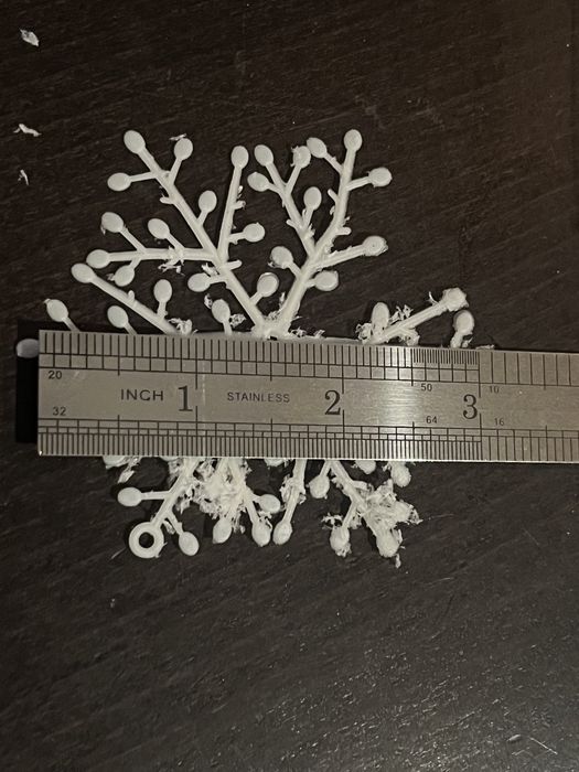 Сніжинки новорічні