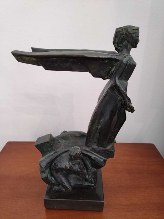 Escultura alada em bronze / trofeu SNI - escultor António Duarte