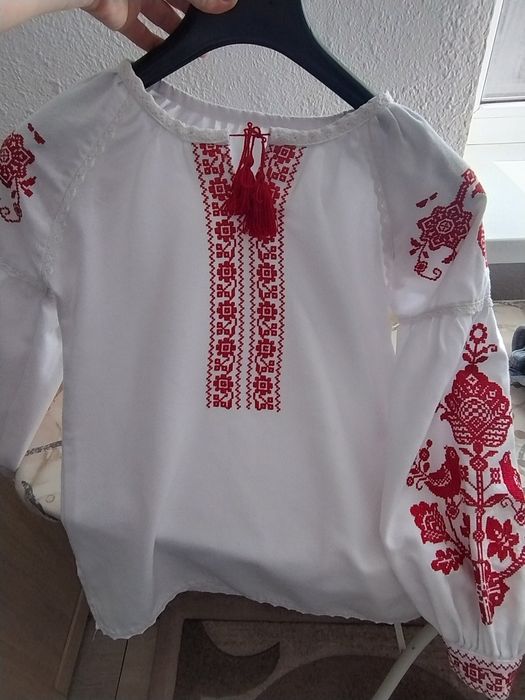 Вишиванка для дівчинки 9-11 років