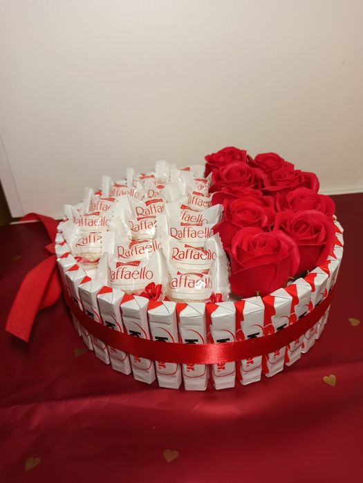 Сладкий букет с Рафаэлло Їстівний букет с конфетами Подарунок коханій