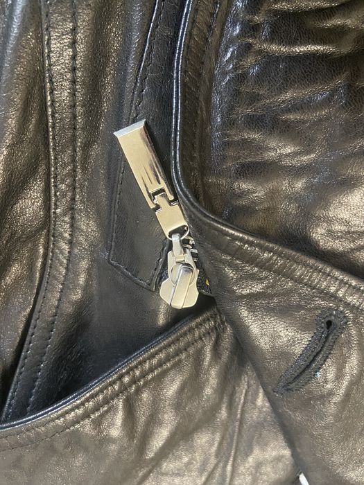 Жіноча шкіряна куртка